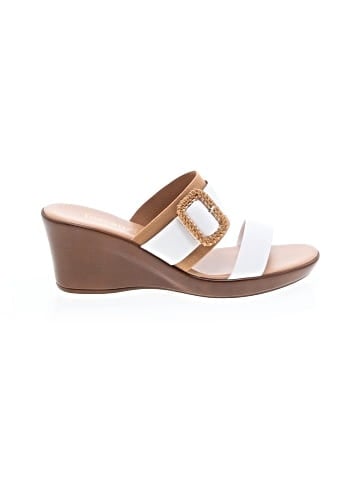 Toscanella Wedges (view 1)