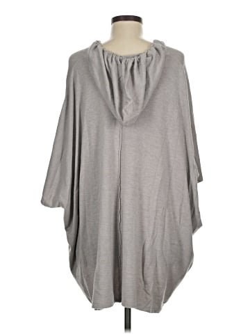 Lovestitch Poncho (view 2)