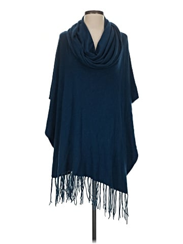 Lovestitch Poncho (view 1)