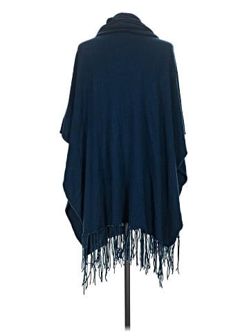Lovestitch Poncho (view 2)