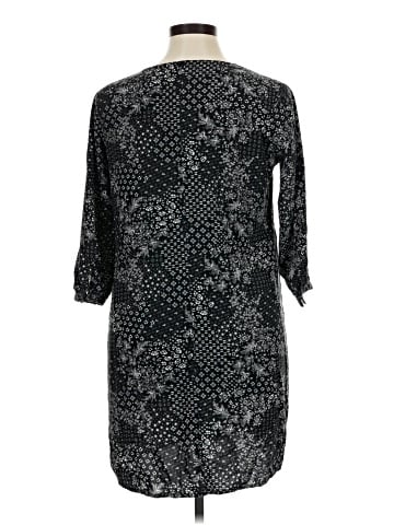 Old Navy Casual Dress (view 2)
