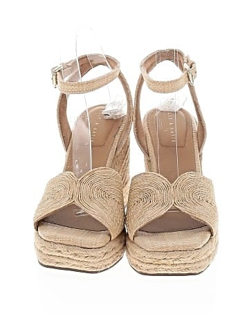 Kelly & Katie Wedges (view 2)
