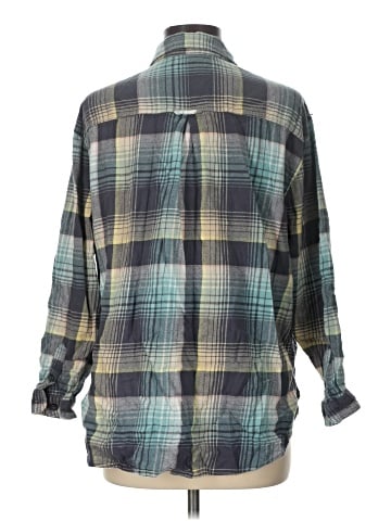 Old Navy Long Sleeve Button-Down Shirt (view 2)