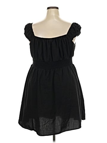 Old Navy Casual Dress (view 2)