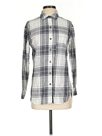 Old Navy Long Sleeve Button-Down Shirt (view 1)