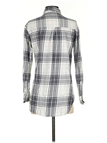 Old Navy Long Sleeve Button-Down Shirt (view 2)