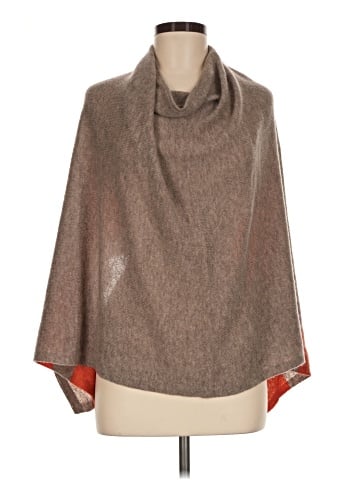 Celeste Poncho (view 1)