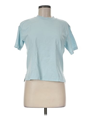 Uniqlo Short Sleeve T-Shirt (view 1)