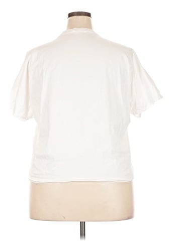 Uniqlo Short Sleeve T-Shirt (view 2)