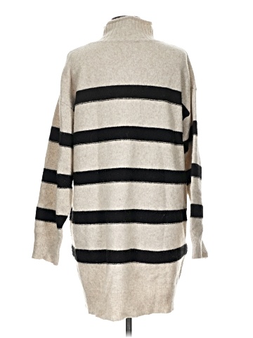 Line & Dot Pullover Sweater (view 2)