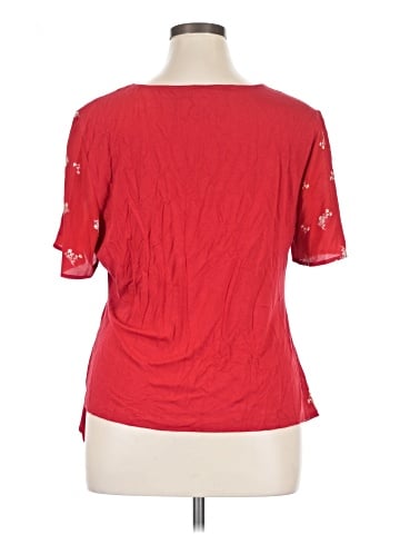 Vince Camuto Short Sleeve T-Shirt (view 2)