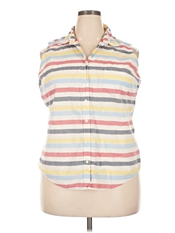 St. John's Bay Sleeveless Button-Down Shirt (view 1)