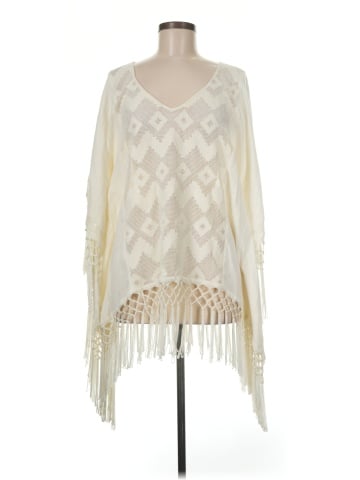 Lilka Poncho (view 1)