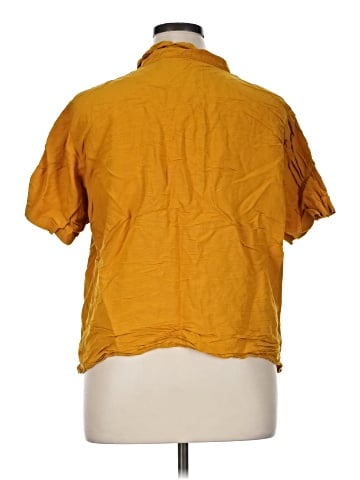 Uniqlo Short Sleeve Blouse (view 2)