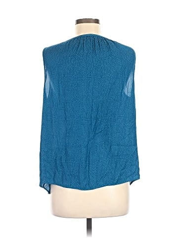 Jennifer Lopez Sleeveless Blouse (view 2)