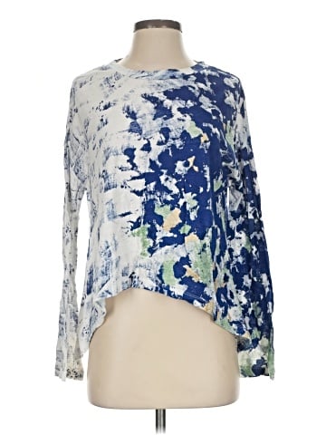 Akemi + Kin Long Sleeve T-Shirt (view 1)