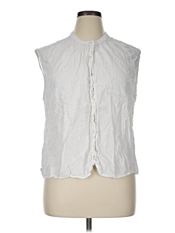 Old Navy Sleeveless Button-Down Shirt (view 1)