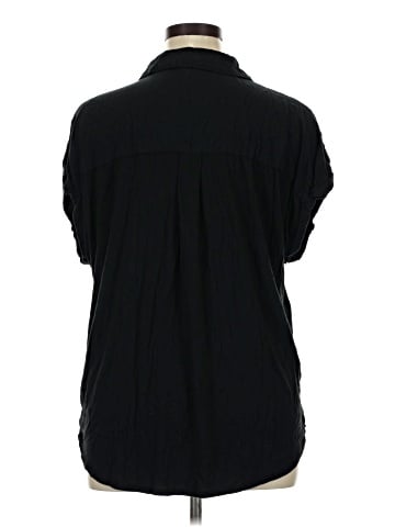 Ava & Viv Short Sleeve Blouse (view 2)