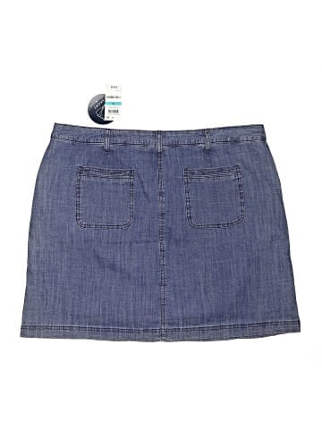Karen Scott Skort (view 2)