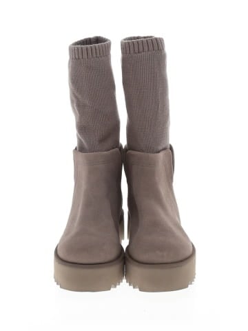 Ugg Boots (view 2)