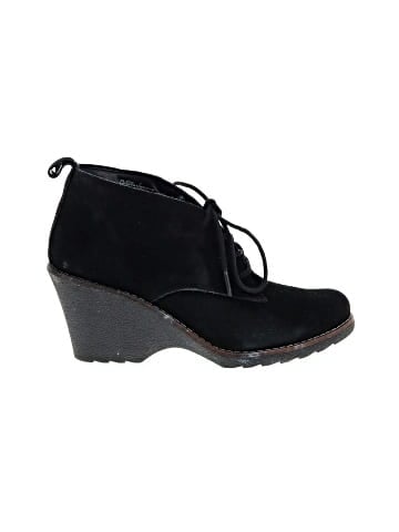 White Mountain Wedges (view 1)