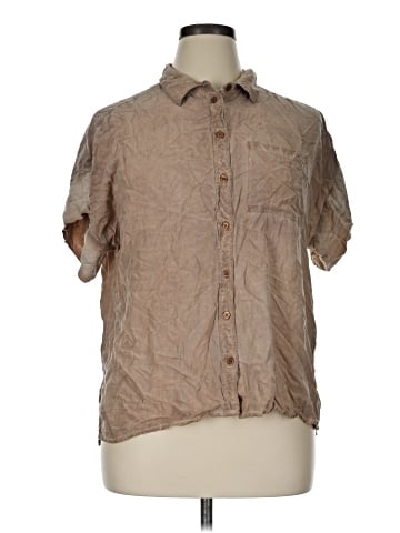 Velvet Heart Short Sleeve Button-Down Shirt (view 1)