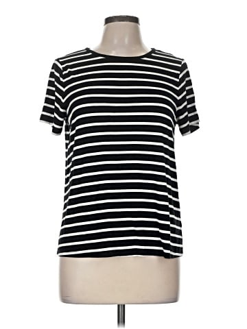 Old Navy Short Sleeve T-Shirt (view 1)