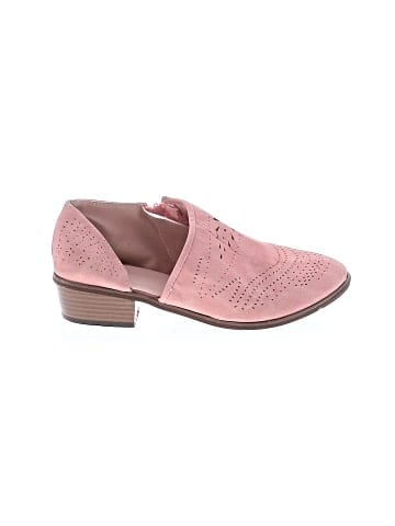 Unbranded Flats (view 1)