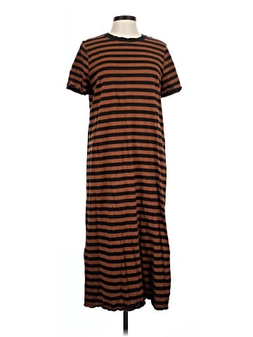Old Navy Casual Dress (view 1)