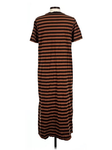 Old Navy Casual Dress (view 2)