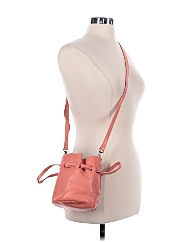 Madewell The Florence Drawstring Crossbody Bag in Leather (view 2)