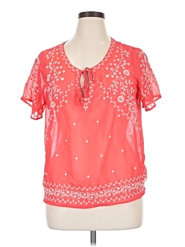 American Eagle Outfitters Short Sleeve T-Shirt (view 1)