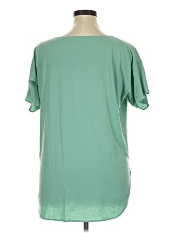 Uniqlo Short Sleeve T-Shirt (view 2)