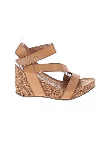 Blowfish Wedges (view 1)