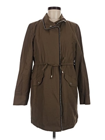 Jennifer Lopez Trenchcoat (view 1)
