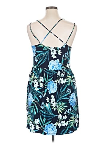 Old Navy Casual Dress (view 2)