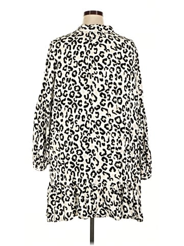 Crown & Ivy Casual Dress (view 2)