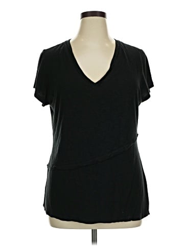 Lisa Rinna Short Sleeve T-Shirt (view 1)