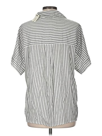 Jun & Ivy Short Sleeve Button-Down Shirt (view 2)