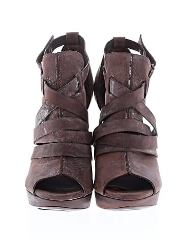 Lavender Label by Vera Wang Sandals (view 2)
