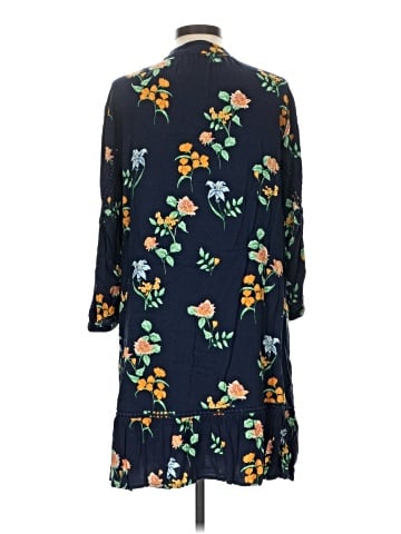 Crown & Ivy Casual Dress (view 2)
