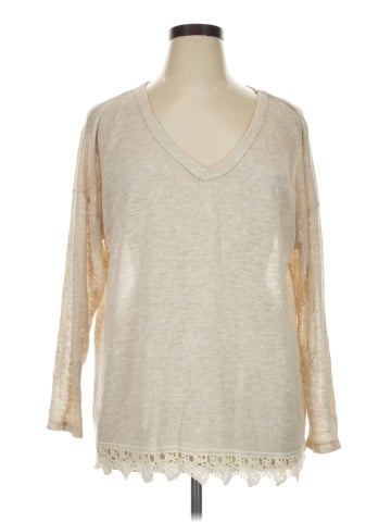 WallpapHER 3/4 Sleeve Top (view 1)