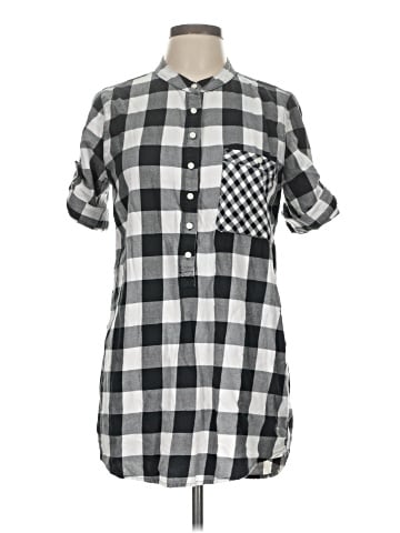 Victoria's Secret Pink Short Sleeve Button-Down Shirt (view 1)