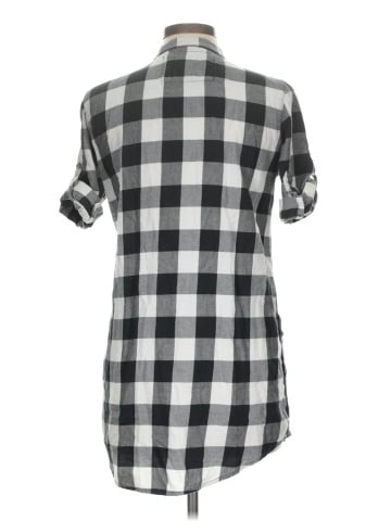 Victoria's Secret Pink Short Sleeve Button-Down Shirt (view 2)