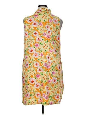 Crown & Ivy Casual Dress (view 2)