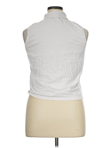 Onque Casuals Sleeveless Button-Down Shirt (view 2)