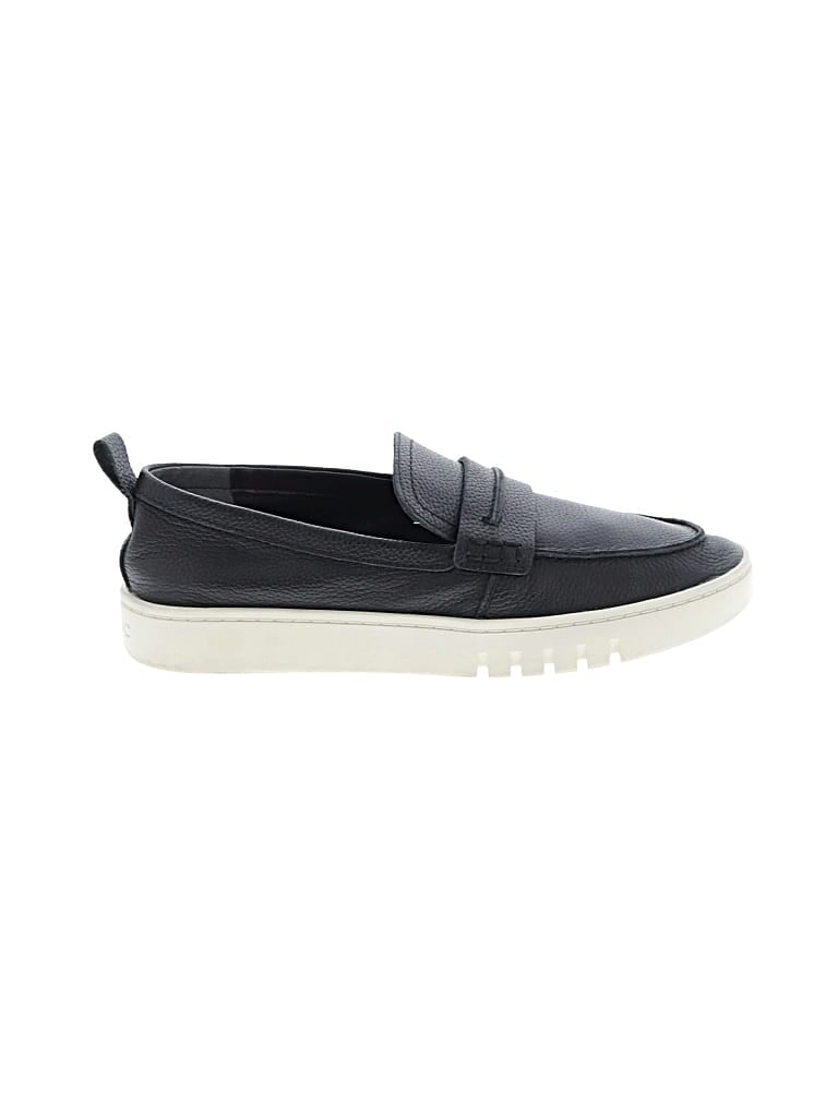 Pre-owned Vionic Sneakers In Black