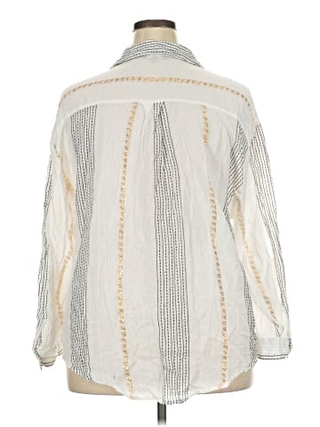 Club Z Collection 3/4 Sleeve Button-Down Shirt (view 2)
