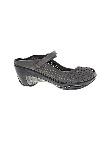 Jambu Wedges (view 1)