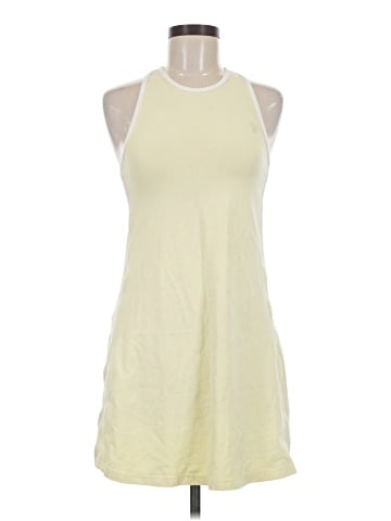 TNA Sleeveless T-Shirt (view 1)